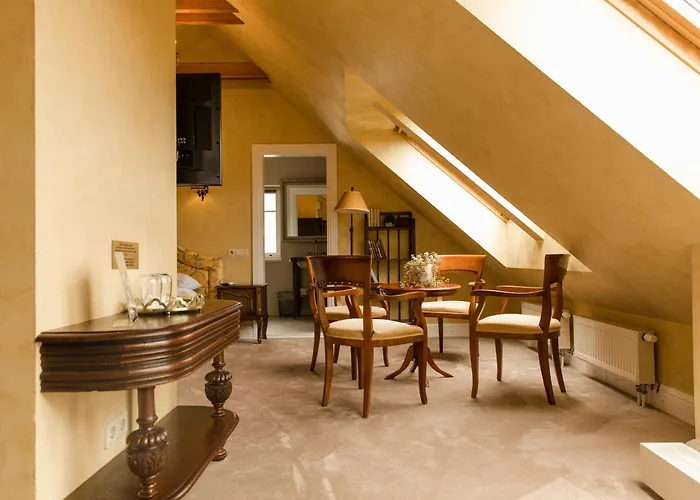 Apvalaus Stalo Klubas Gastro & Spa Hotel